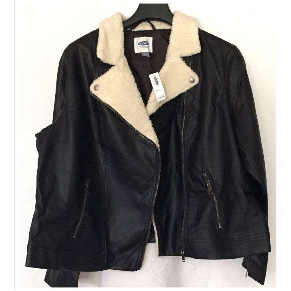 Bomber coat with furry collar